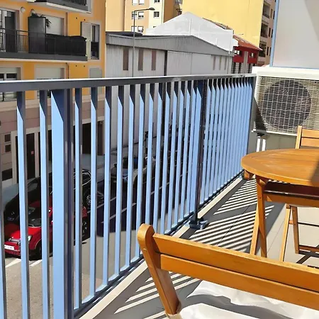 Confortable Avec Balcon - Proche Gare Riquier Sncf