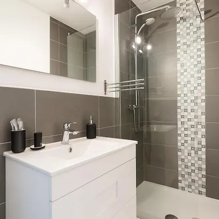 Confortable Avec Balcon - Proche Gare Riquier Sncf Apartment