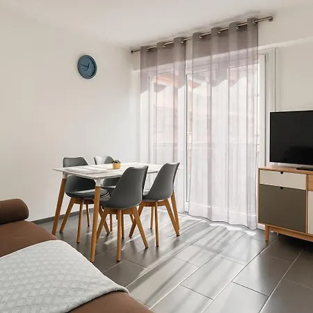 Confortable Avec Balcon - Proche Gare Riquier Sncf Apartment *