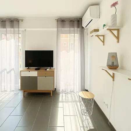 Apartment Confortable Avec Balcon - Proche Gare Riquier Sncf Nice